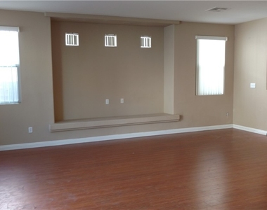 9262 William Hill Avenue - Photo Thumbnail 6