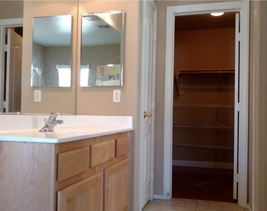 9262 William Hill Avenue - Photo Thumbnail 15