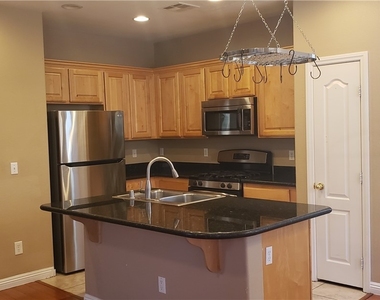 9262 William Hill Avenue - Photo Thumbnail 5