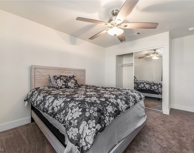 104 Appian Way - Photo Thumbnail 19