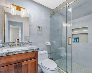 104 Appian Way - Photo Thumbnail 13