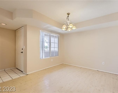 1909 Mountain Hills Court - Photo Thumbnail 8