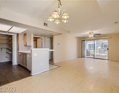 1909 Mountain Hills Court - Photo Thumbnail 9