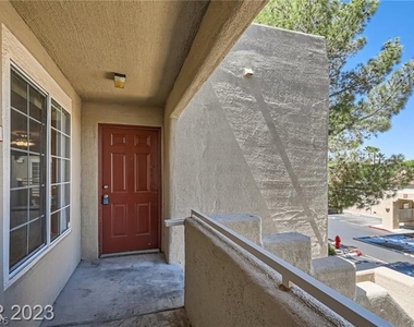 1909 Mountain Hills Court - Photo Thumbnail 2