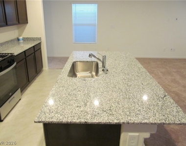 9166 Windsor Wood Street - Photo Thumbnail 6
