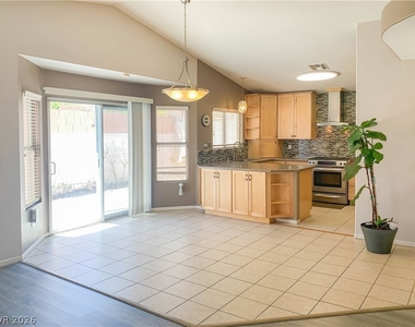 405 Europa Way - Photo Thumbnail 4
