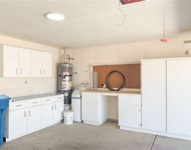 405 Europa Way - Photo Thumbnail 13
