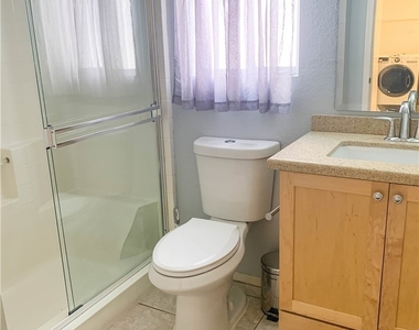 405 Europa Way - Photo Thumbnail 16