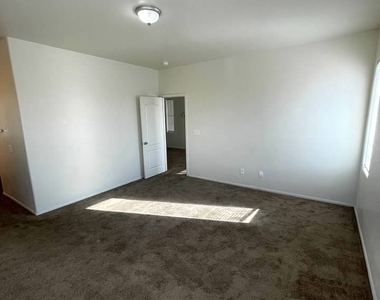 731 Emerald Idol Place - Photo Thumbnail 55