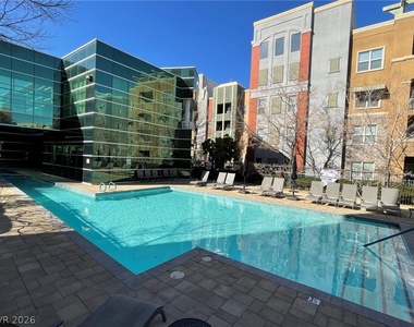 44 E Serene Avenue - Photo Thumbnail 7