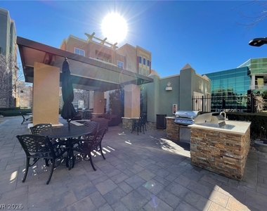44 E Serene Avenue - Photo Thumbnail 5