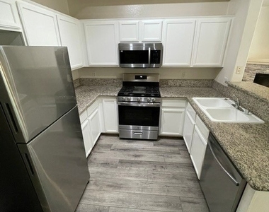 3511 Desert Cliff Street - Photo Thumbnail 7