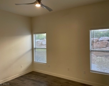 3511 Desert Cliff Street - Photo Thumbnail 11