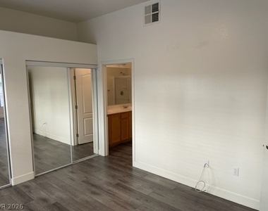 3511 Desert Cliff Street - Photo Thumbnail 10