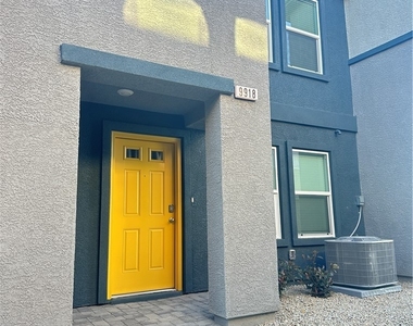 9918 Saffron Hills Street - Photo Thumbnail 3
