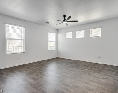 1114 Scarlet Sparrow Street - Photo Thumbnail 6