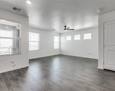 1114 Scarlet Sparrow Street - Photo Thumbnail 8