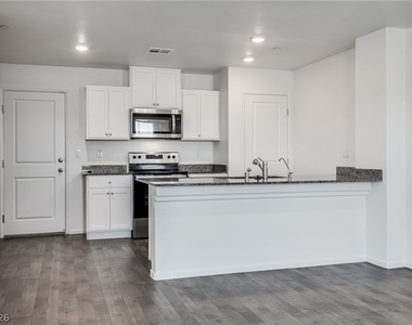 1114 Scarlet Sparrow Street - Photo Thumbnail 9