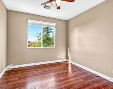 11757 Del Sur Avenue - Photo Thumbnail 27