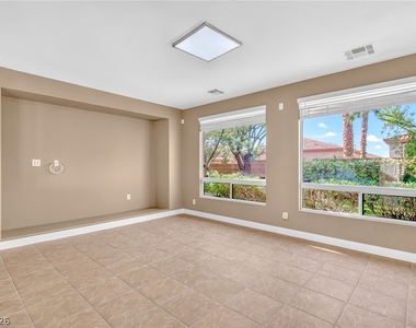 11757 Del Sur Avenue - Photo Thumbnail 7