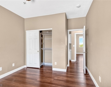 11757 Del Sur Avenue - Photo Thumbnail 28
