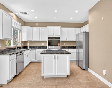 11757 Del Sur Avenue - Photo Thumbnail 10
