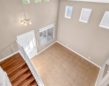 11757 Del Sur Avenue - Photo Thumbnail 14