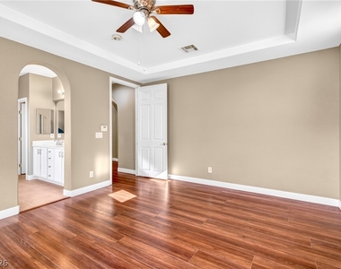 11757 Del Sur Avenue - Photo Thumbnail 15