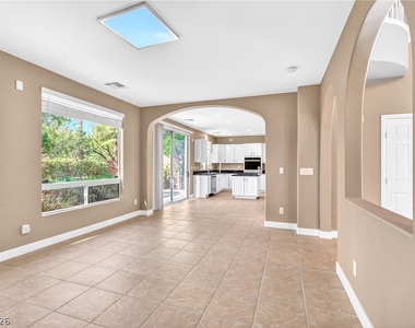 11757 Del Sur Avenue - Photo Thumbnail 8