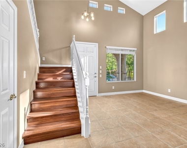 11757 Del Sur Avenue - Photo Thumbnail 5