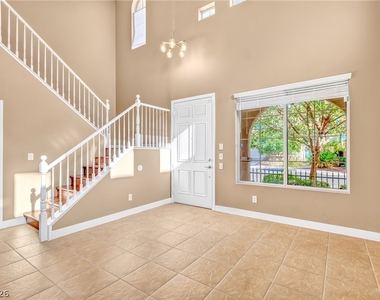 11757 Del Sur Avenue - Photo Thumbnail 4
