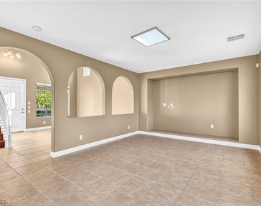 11757 Del Sur Avenue - Photo Thumbnail 6