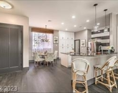 10753 Arundel Avenue - Photo Thumbnail 8