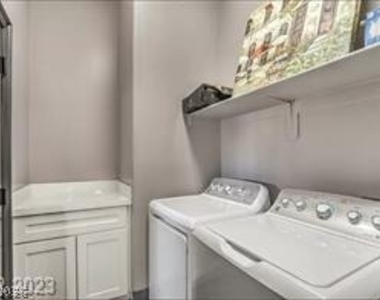 10753 Arundel Avenue - Photo Thumbnail 28