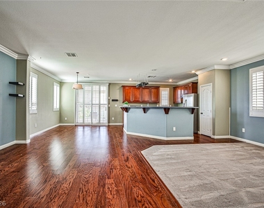 10131 Hollis Mountain Avenue - Photo Thumbnail 5