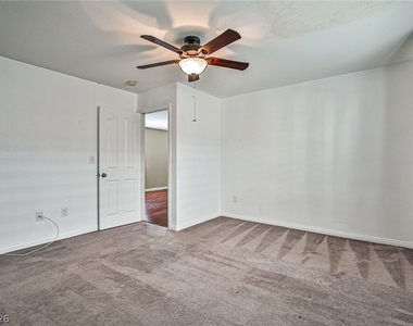 10131 Hollis Mountain Avenue - Photo Thumbnail 34