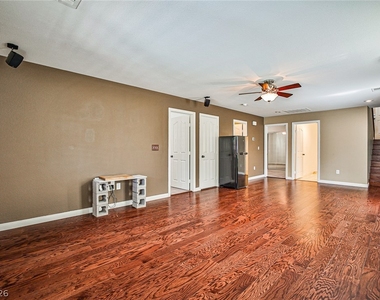 10131 Hollis Mountain Avenue - Photo Thumbnail 26