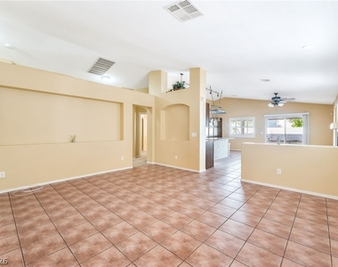 9346 Coral Berry Street - Photo Thumbnail 5