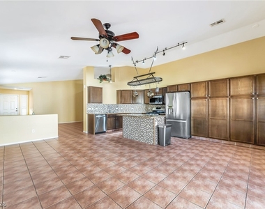 9346 Coral Berry Street - Photo Thumbnail 11