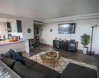 3111 Bel Air Drive - Photo Thumbnail 7