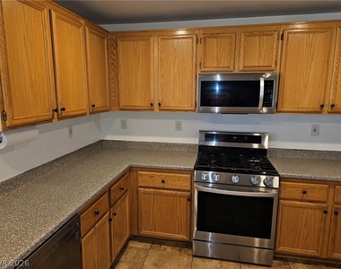 5064 Whistling Acres Avenue - Photo Thumbnail 22