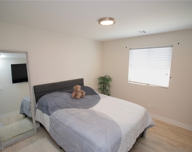 9955 Heritage Desert Street - Photo Thumbnail 21