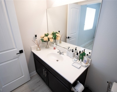 9955 Heritage Desert Street - Photo Thumbnail 22