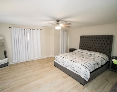 9955 Heritage Desert Street - Photo Thumbnail 10