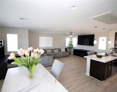 9955 Heritage Desert Street - Photo Thumbnail 2