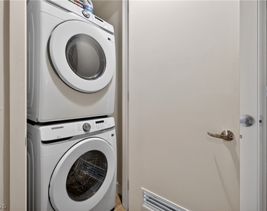 353 E Bonneville Avenue - Photo Thumbnail 20