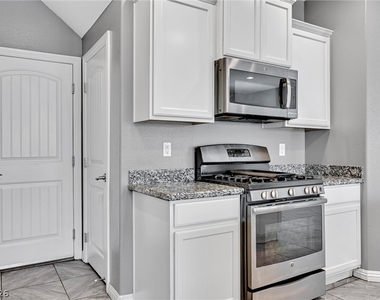 6789 Dragonfly Rock Street - Photo Thumbnail 20