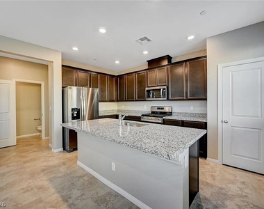 11549 Cedar Shore Avenue - Photo Thumbnail 5