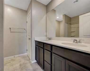 11549 Cedar Shore Avenue - Photo Thumbnail 12