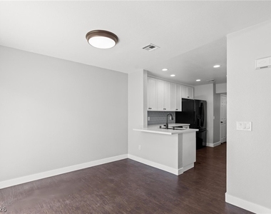 3910 Starfield Lane - Photo Thumbnail 8